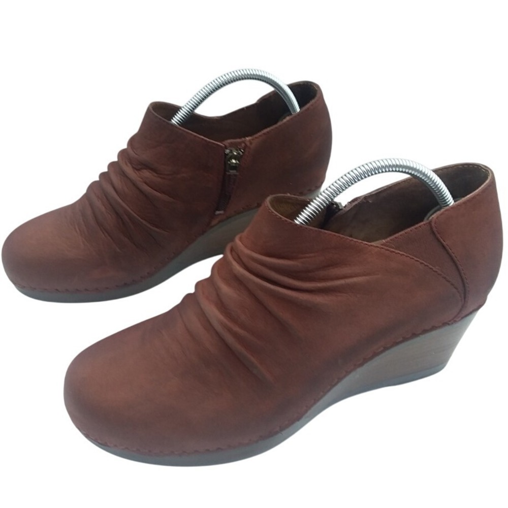 Dansko Sheena Slouchy Wedge Ankle Booties Nubuck Leather Burgundy Ruched Sz 8.5‎